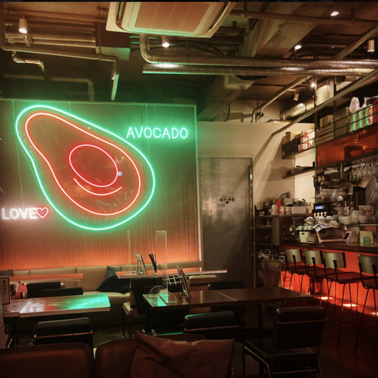 店内の写真。ネクサス・チャーブロイルグリル