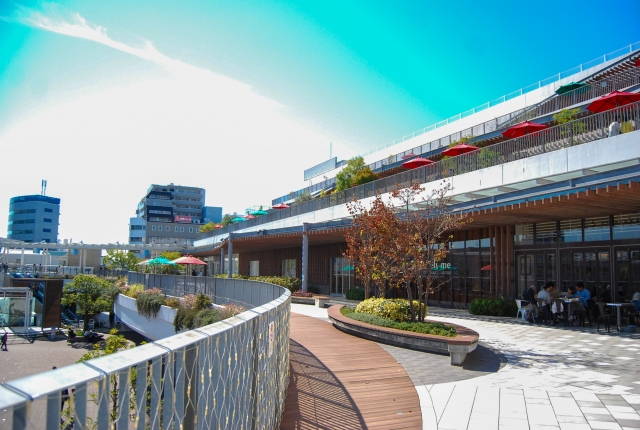 藤沢の大型商業施設テラスモール湘南の外観